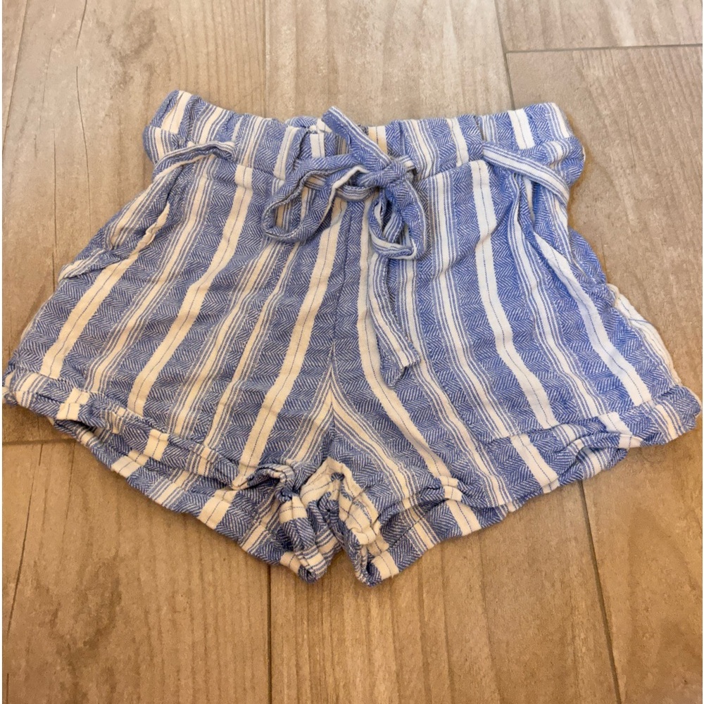 BLUE AND WHITE STRIPED SHORTS